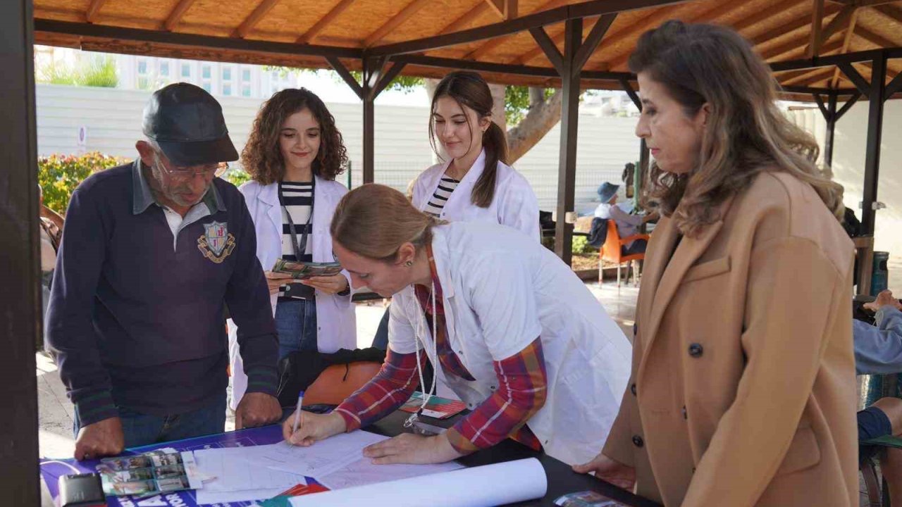 Konyaaltı’nda vatandaşlara diyabet ve kanser bilgilendirmesi