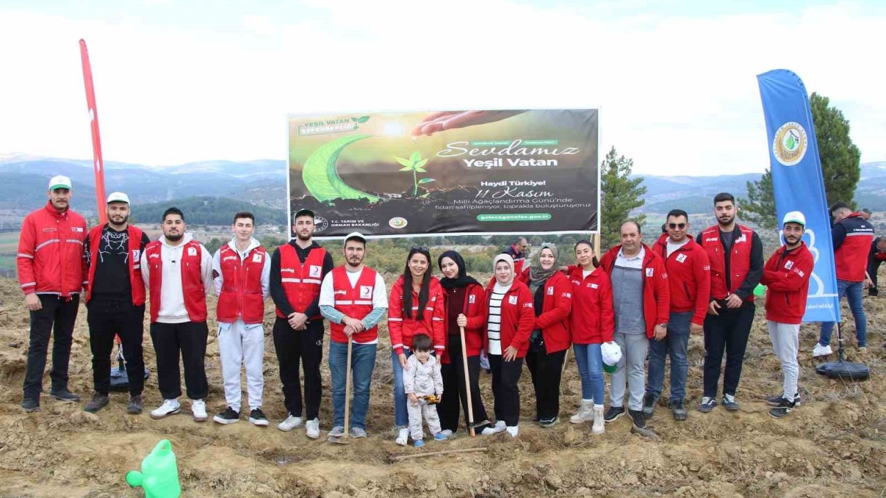 Milli Ağaçlandırma Günü’nde Uşak’ta fidanlar toprakla buluştu