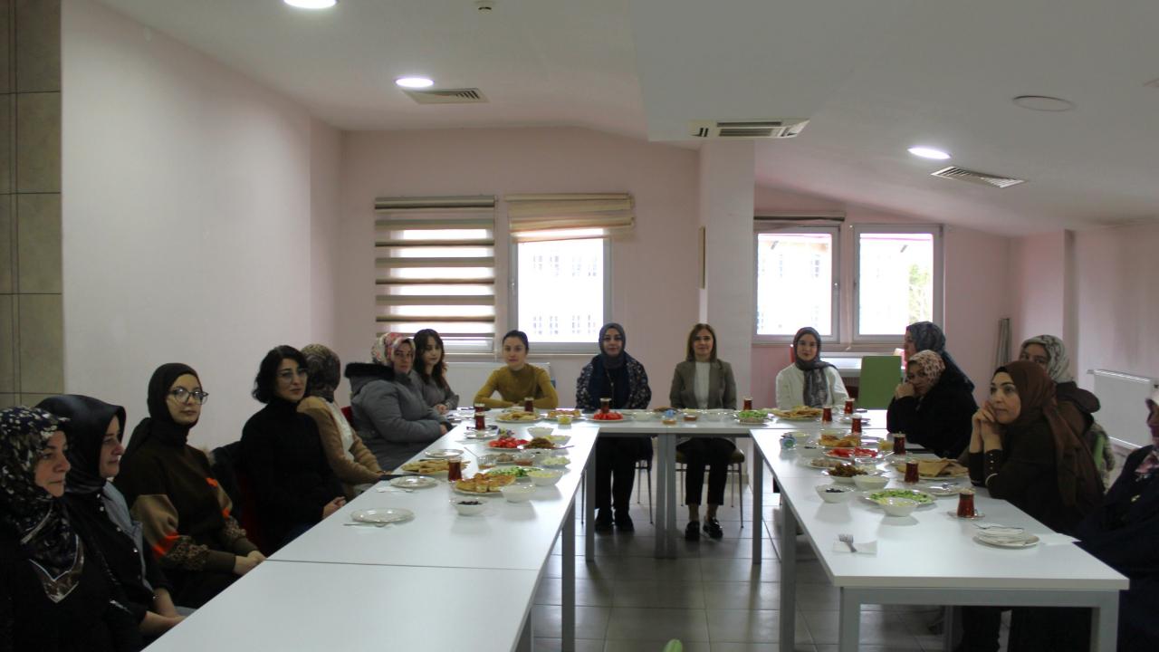 Otizmli bireylerin annelerine özel destek: Kahvaltı ve gelişim eğitimi düzenlendi