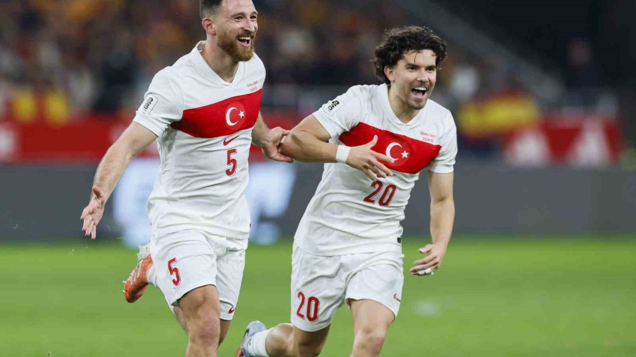 Salih Özcan’ın milli takımdaki ilk gol sevinci