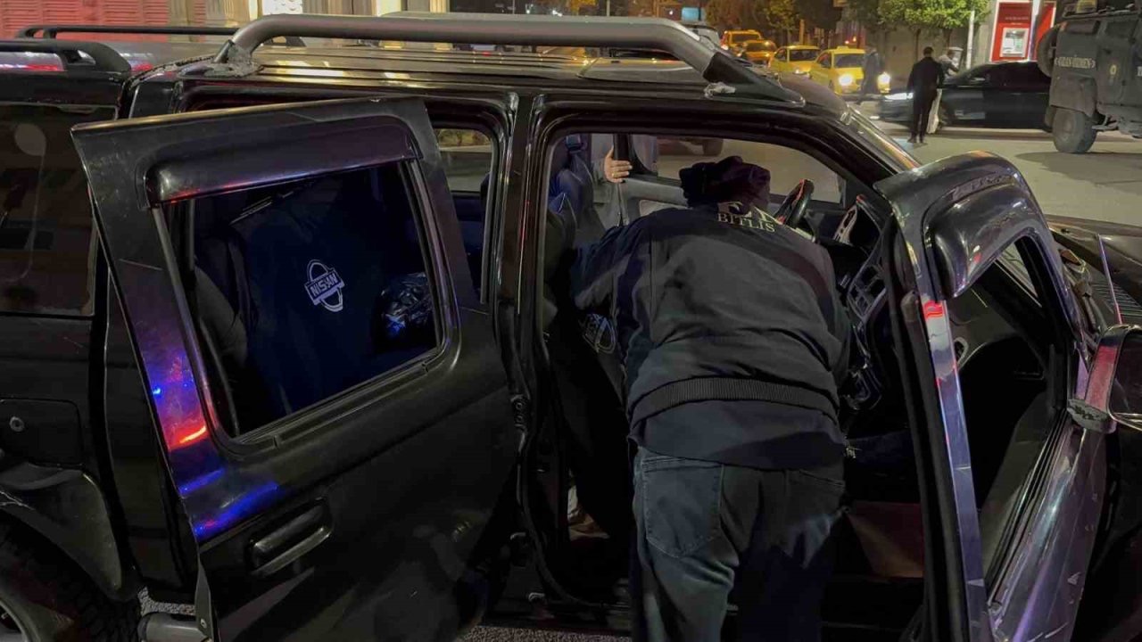 Tatvan’da jandarma ve polisten ortak asayiş uygulaması