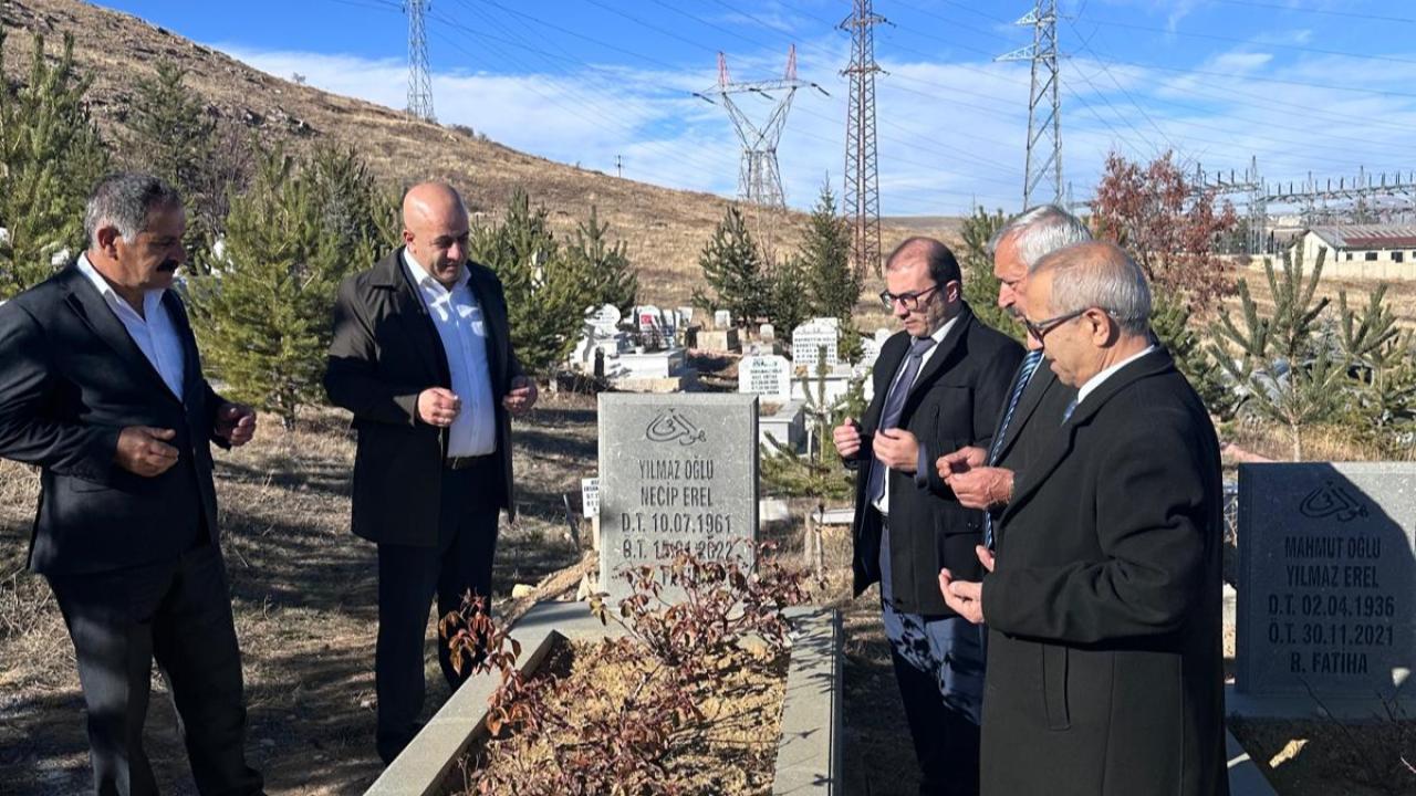Türker, “Öğretmenlerimizin sorunları çözülmeden geleceğimiz güvende değildir”