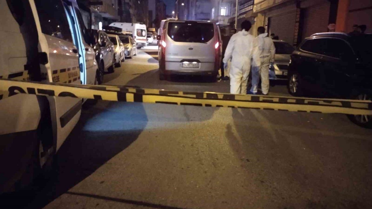 Ümraniye’de cinnet geçiren adam, oğlu ve kardeşini öldürdü