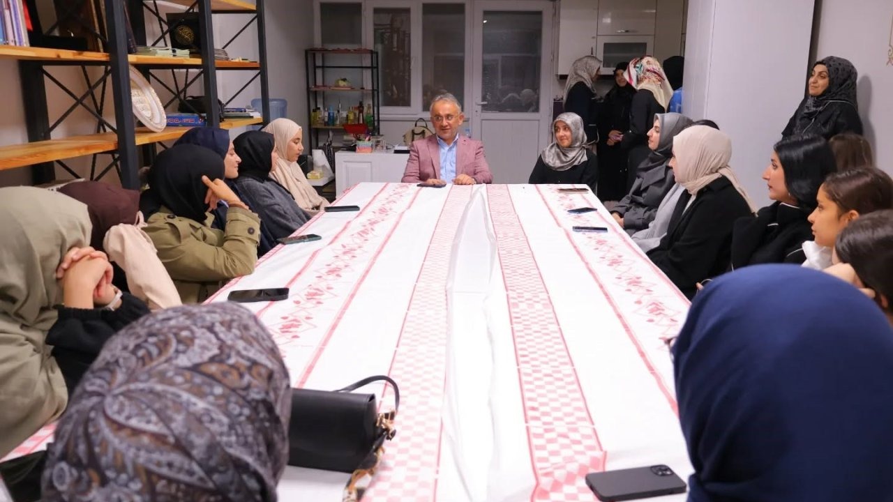 Üniversite öğrencilerine gençliğin önemi anlatıldı