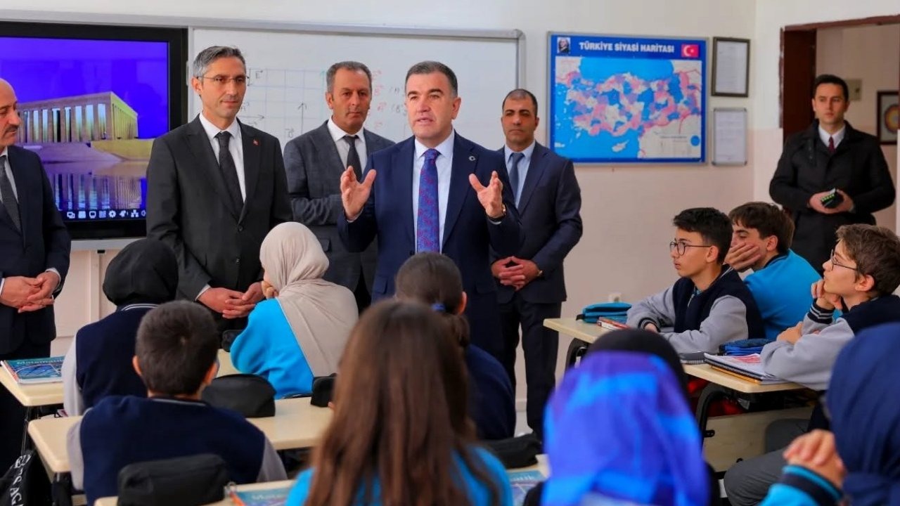 Vali Eldivan’dan gençlere: "Zamanı verimli kullanın"