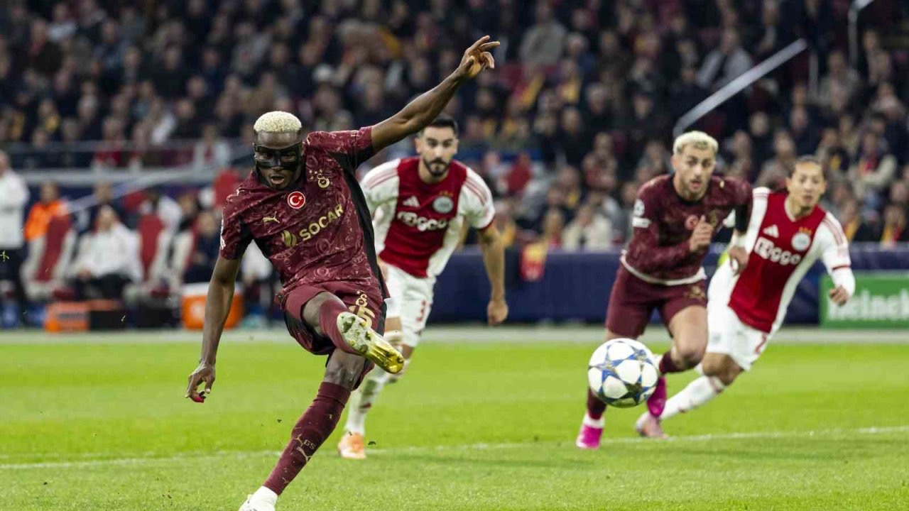 Victor Osimhen’den Avrupa’da ilk hat-trick