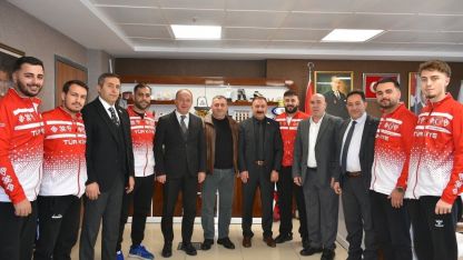 Avrupa üçüncüsü Curling Milli Takımı’ndan Çakmur’a ziyaret