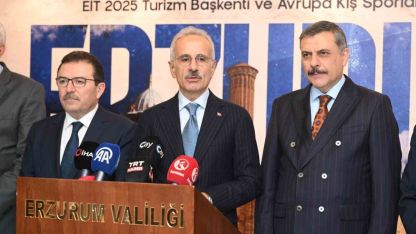 Ulaştırma ve Altyapı Bakanı Uraloğlu: "Erzincan-Erzurum-Kars tren hattı etüt proje çalışmaları devam ediyor"