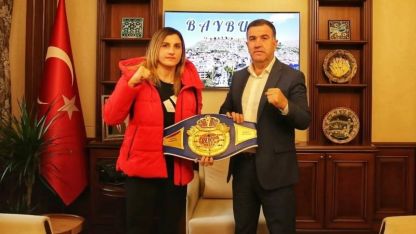 Vali Eldivan’dan dünya şampiyonu Turhan’a tebrik