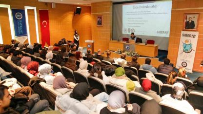 Üniversite öğrencilerine 'yapay zeka' tuzağı anlatıldı