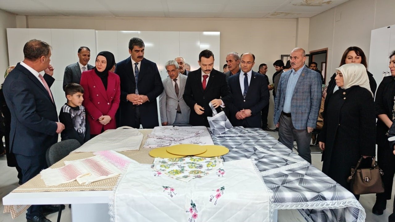 Aşkale’de kadın istihdamı gelişim projesi kapsamında üç yeni atölye kuruldu