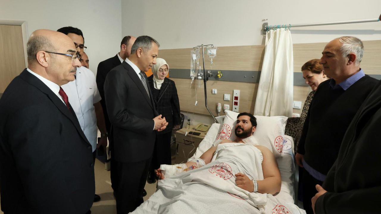 Bakan Yerlikaya’dan kahraman polislerimize ziyaret