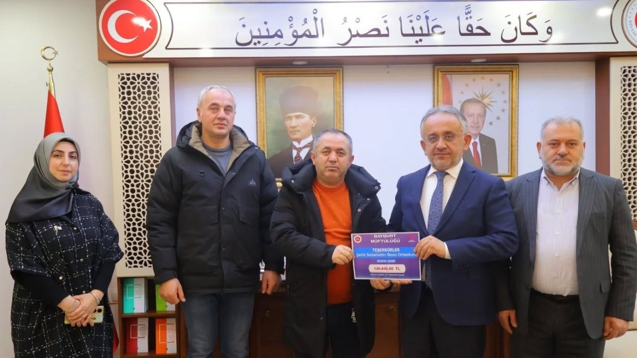 Filistin yararına düzenlenen hayır çarşısında 146 bin lira toplandı