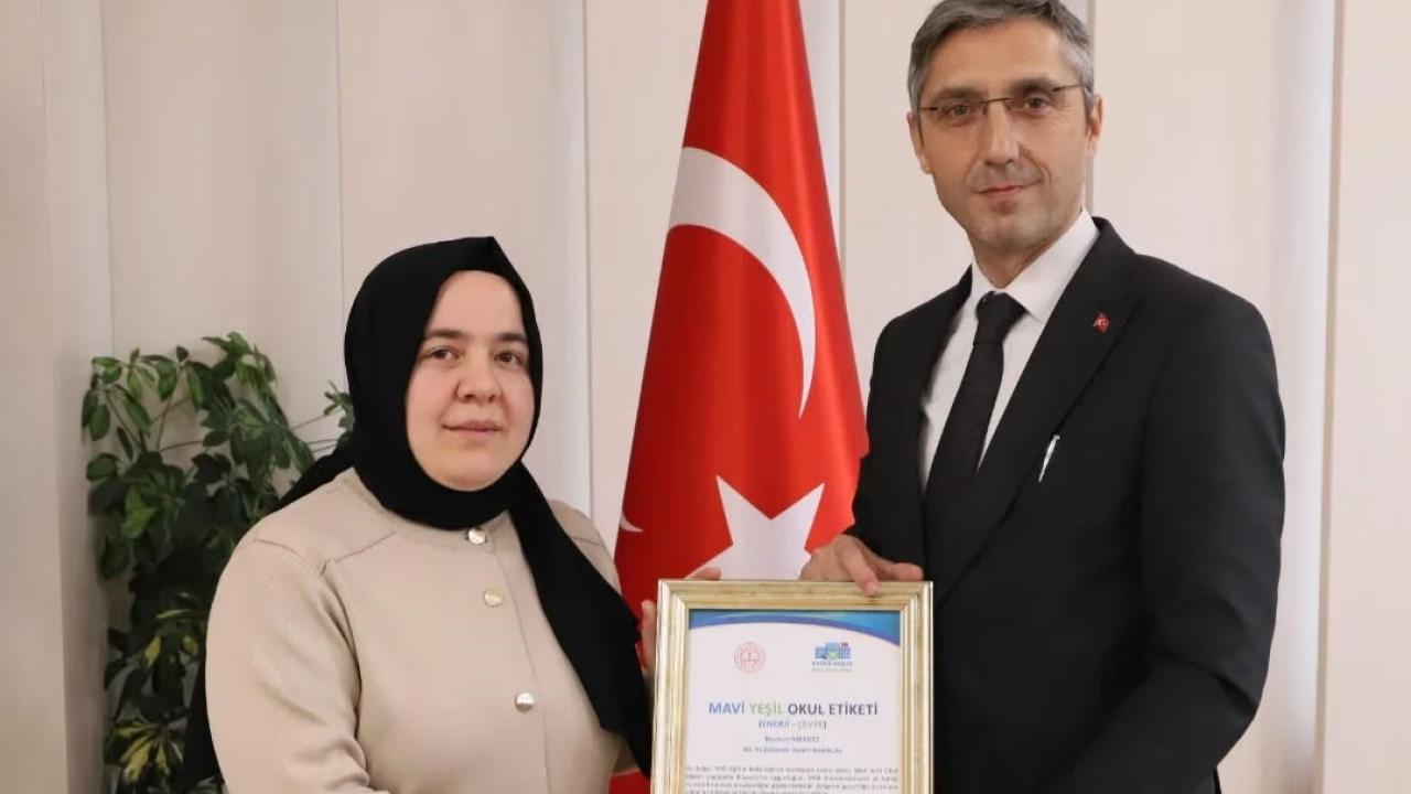 İki okula ‘Mavi Yeşil Okul’ etiketi verildi