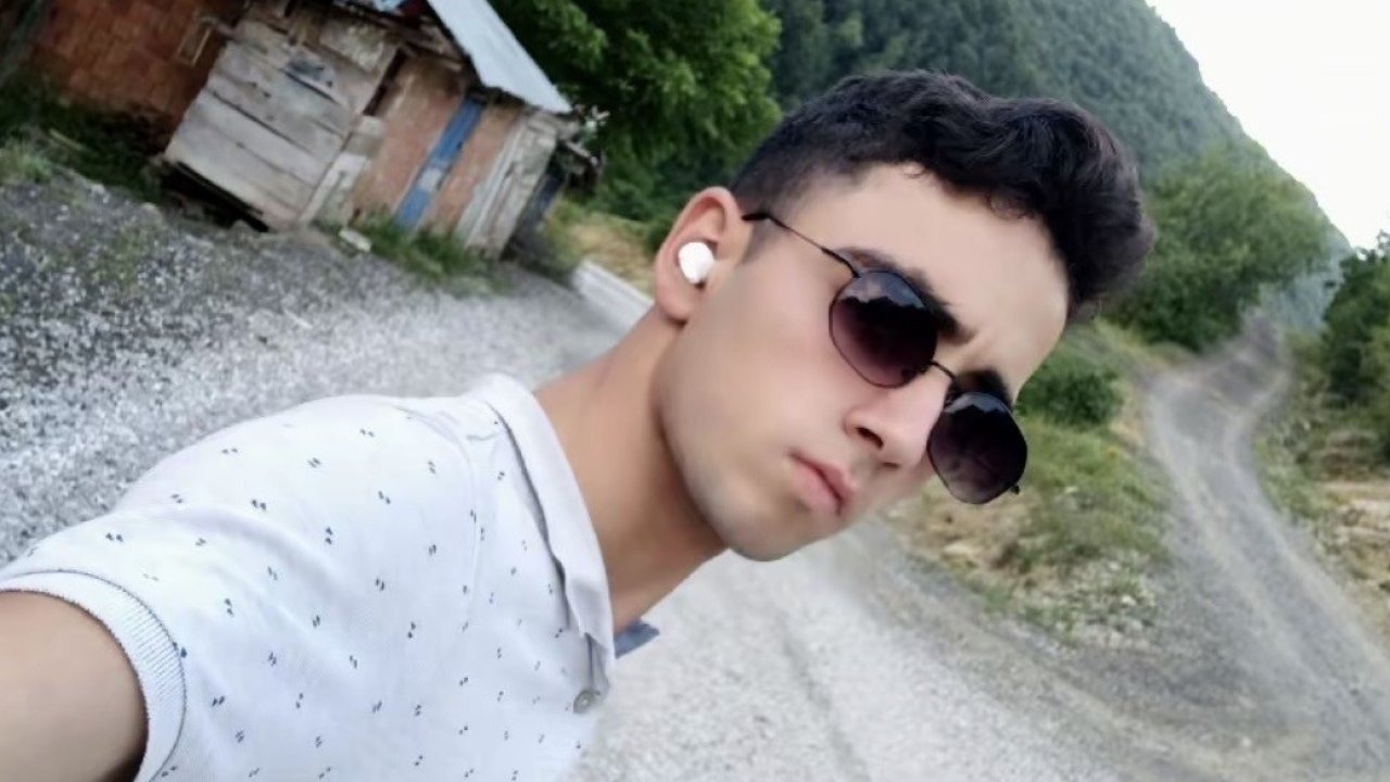Kestiği ağacın altında kalan 19 yaşındaki genç hayatını kaybetti