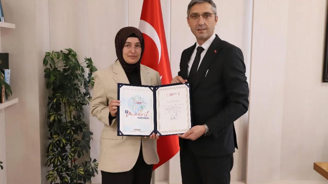 Müdür Kahraman'dan Bilgen Duran Erel'e tebrik