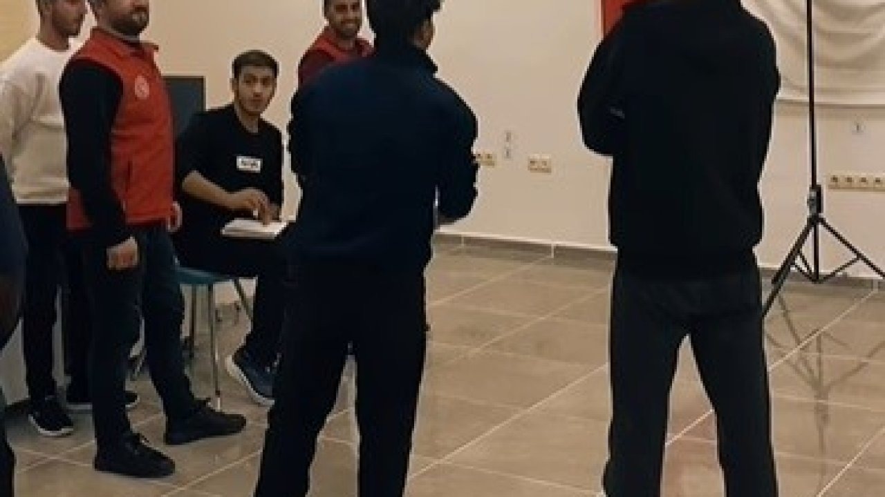 Üniversite öğrencilerine yönelik dart turnuvası düzenlendi