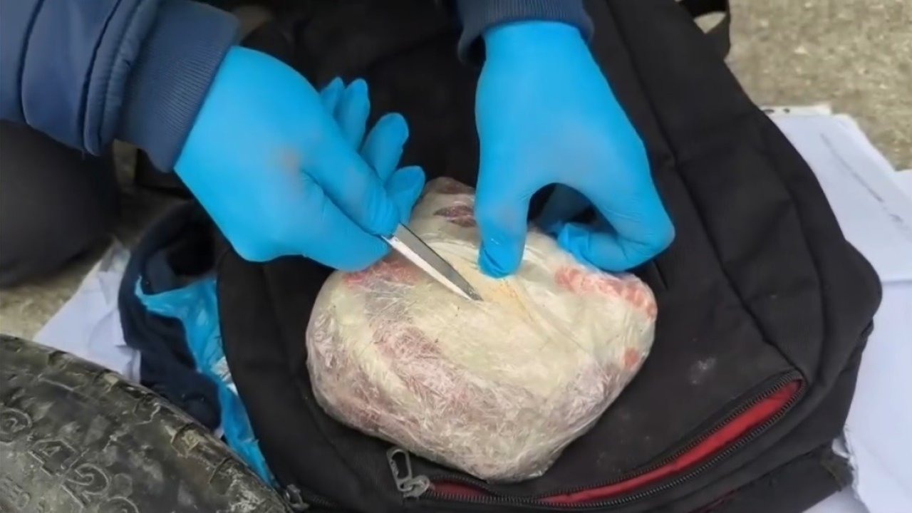 Uyuşturucu tacirlerine geçit yok! Erzincan’da 1 kilo 51 gram kokain ele geçirildi