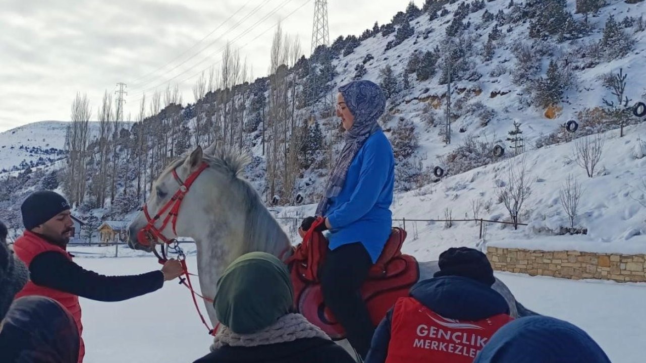 Bağımlılıkla mücadele kapsamında binicilik etkinliği düzenledi
