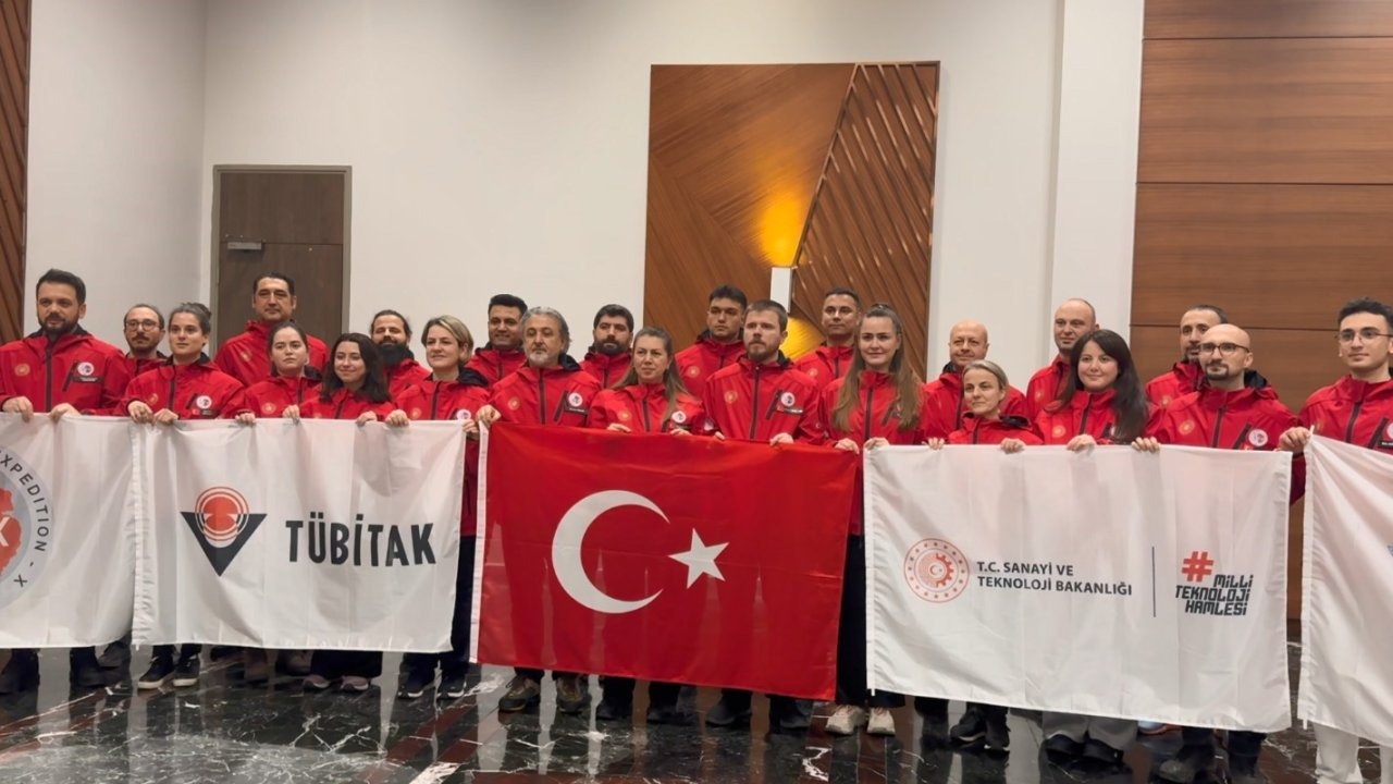 Bakan Kacır: "17 bilim insanı Antarktika’da özellikle iklim değişikliğine yönelik nitelikli araştırmalar gerçekleştirecekler"