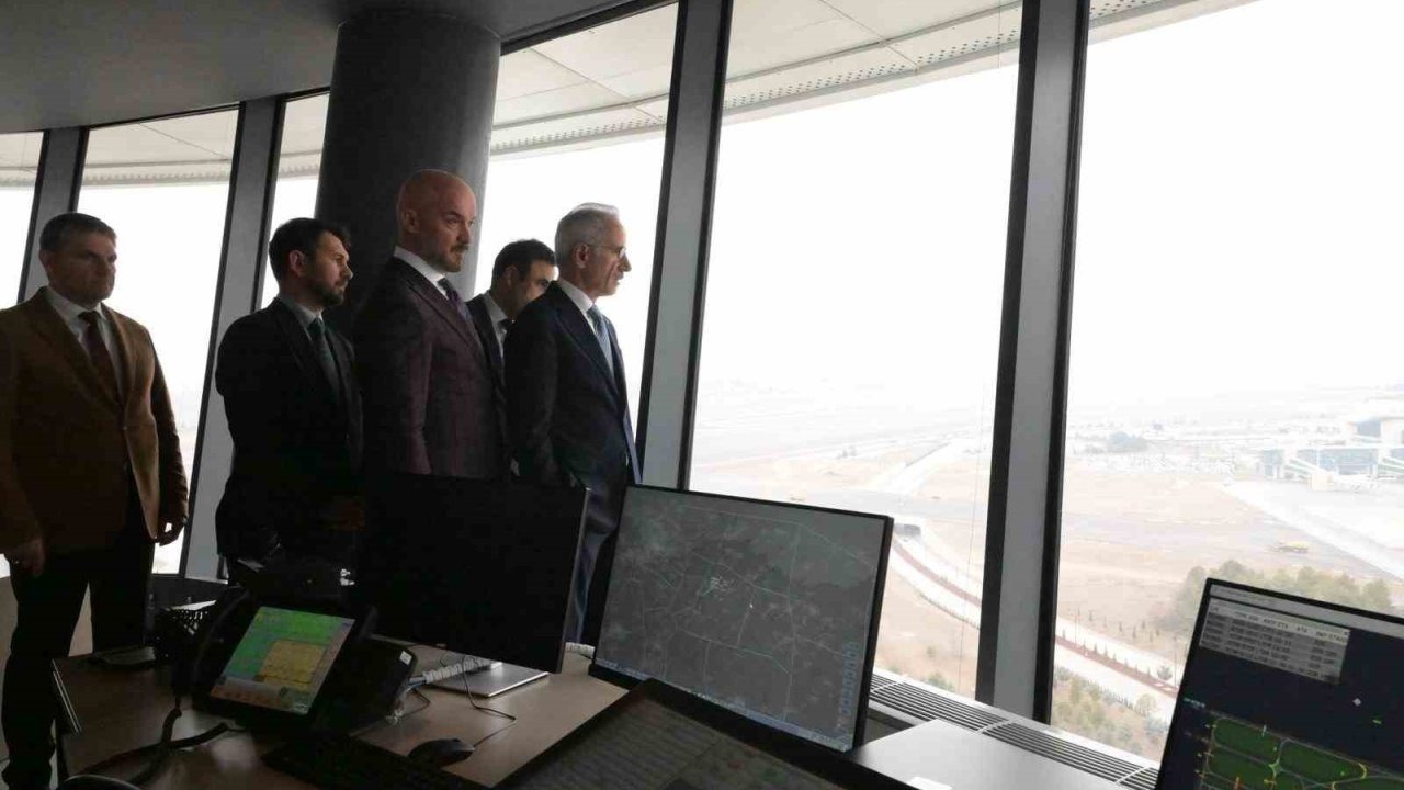 Bakan Uraloğlu: "Toplam 41 bin 52 metrekare inşaat alanına sahip çok sayıda binayı çağın en son teknolojisine uygun olarak inşa ettik"