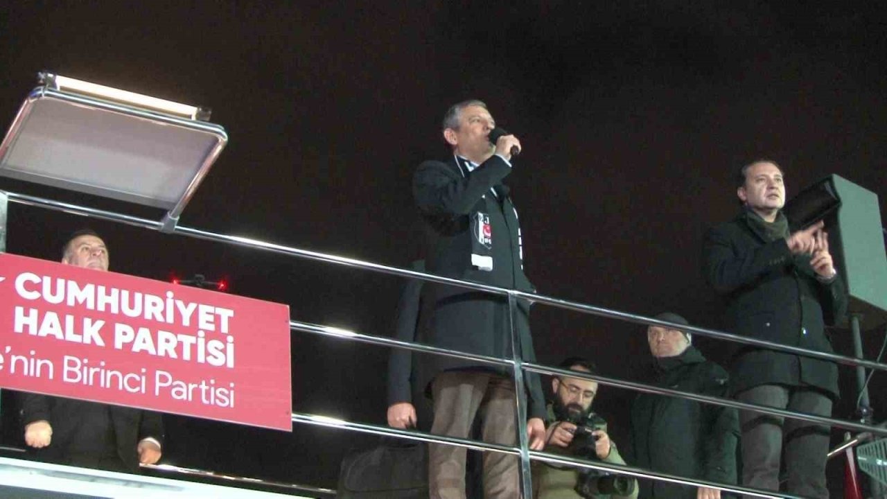 CHP Genel Başkanı Özel: "İstanbul aynı anda en çok metro inşaatının olduğu il oldu"