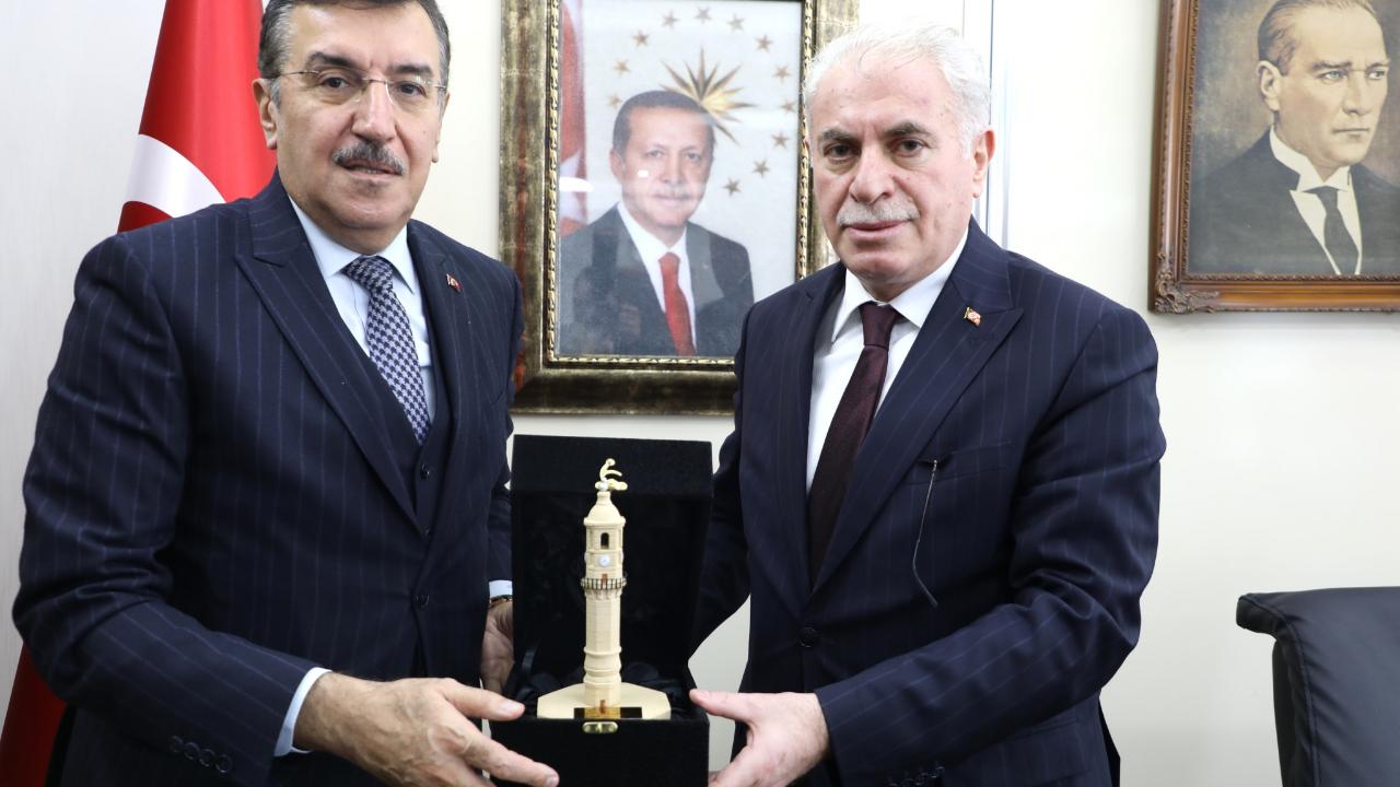 Eski Bakan Tüfenkci’den Başkan Memiş’e Ziyaret