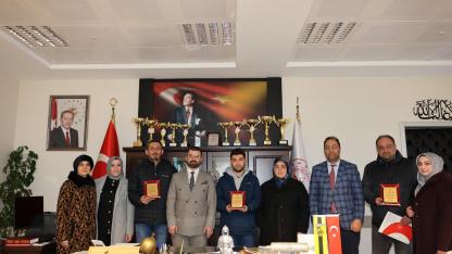 İl Sağlık Müdürü Sivlim’den başarılı sağlıkçılara plaket