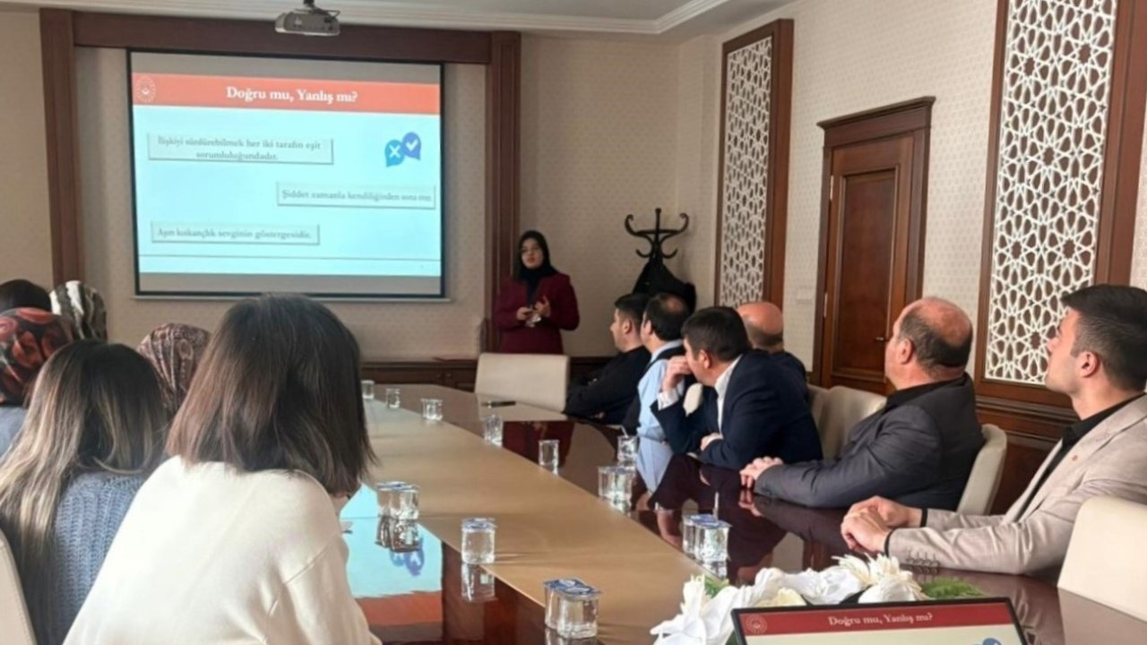 Kadına yönelik şiddetle mücadele eğitimleri devam ediyor