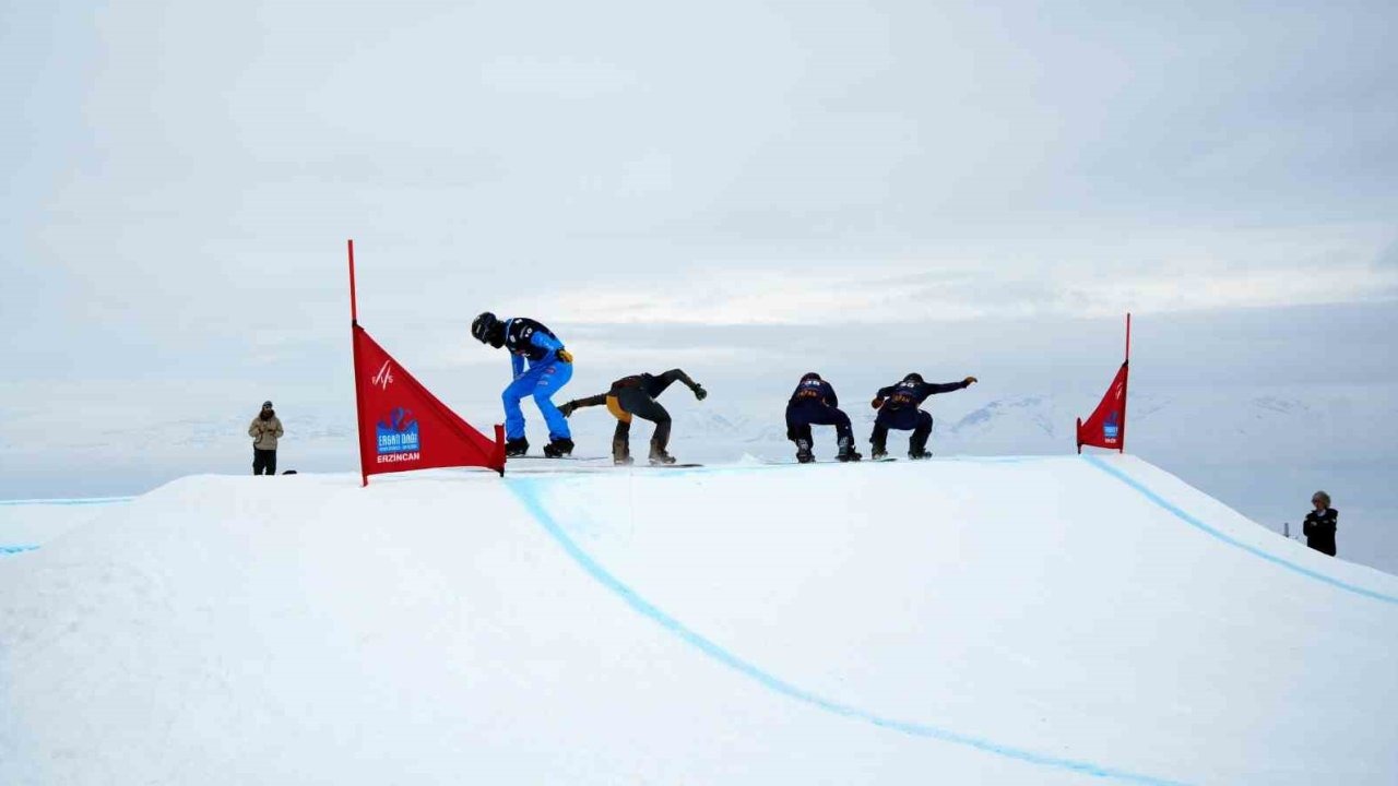 Snowboard’un yıldızları Ergan Dağı’nda buluştu