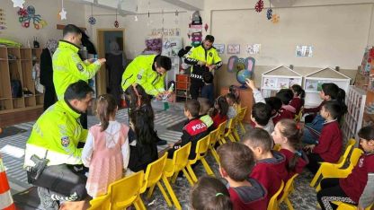 Tercan’da öğrencilere trafik eğitimi