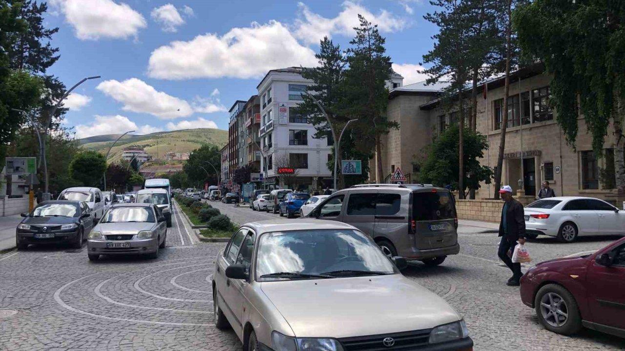Araç sayısı artmaya devam ediyor