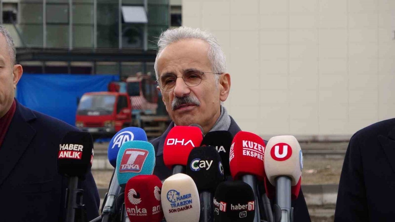 Bakan Uraloğlu: "İran, Irak, Suriye, Lübnan ve Ürdün‘e olan bütün uçuşları 2 Mart’a kadar iptal ettik"