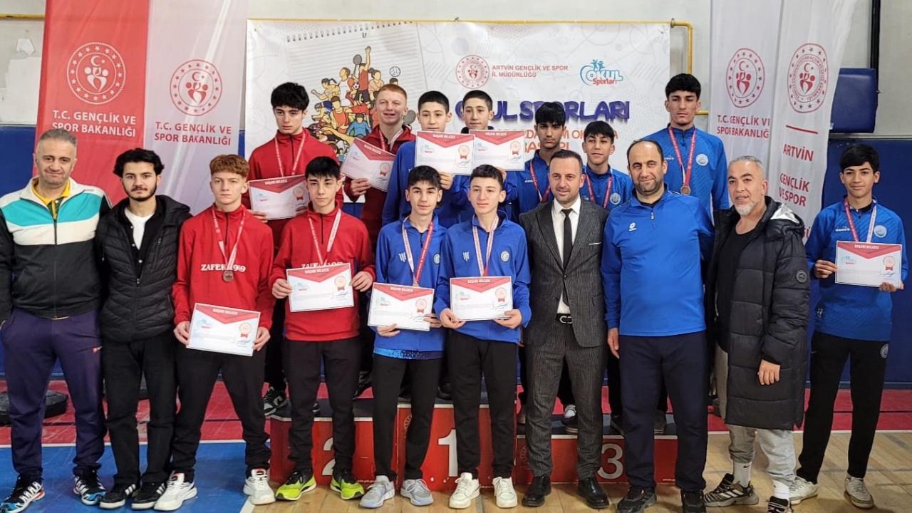 Bayburtlu Raketler Artvin’de ikinci oldu