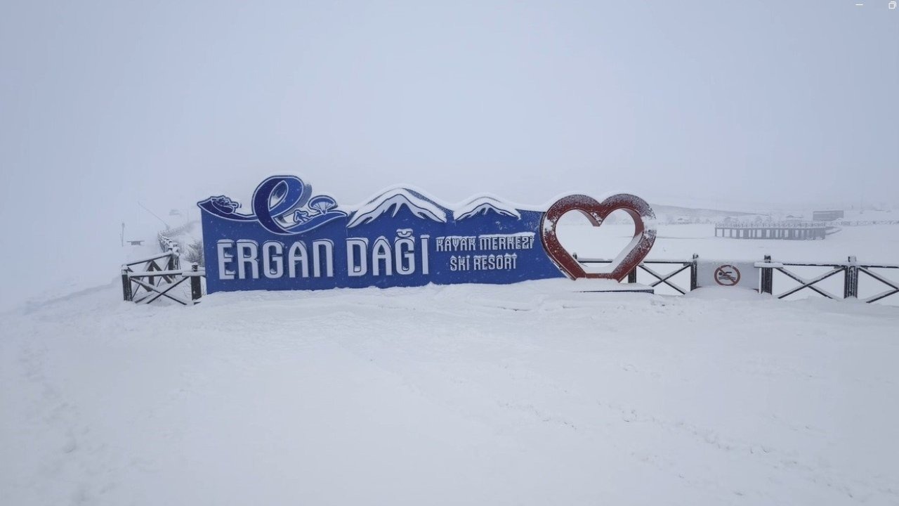 Ergan Dağı’nda kar rekoru: 2. etap teleski hattı kar altında