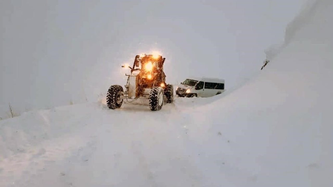 Erzincan’da kar ve tipiden 222 köy yolu ulaşıma kapandı