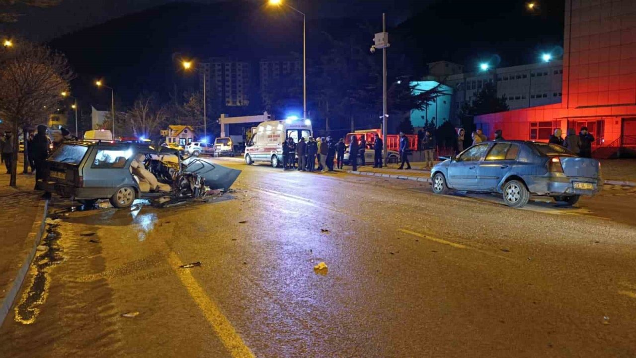 Gümüşhane’de iftara dakikalar kala feci kaza: 1 ölü, 3 yaralı
