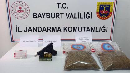 Köy evinde silah ve uyuşturucu çıktı!