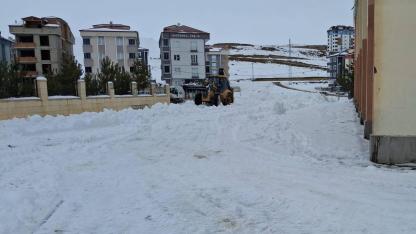 Okullar açılıyor: Bayburt Belediyesi’nden kar seferberliği