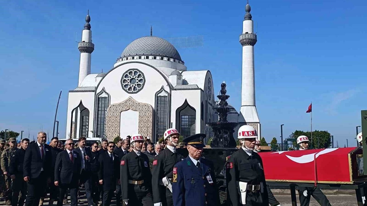 Şehit Astsubay Kıdemli Başçavuş memleketinde son yolculuğuna uğurlandı