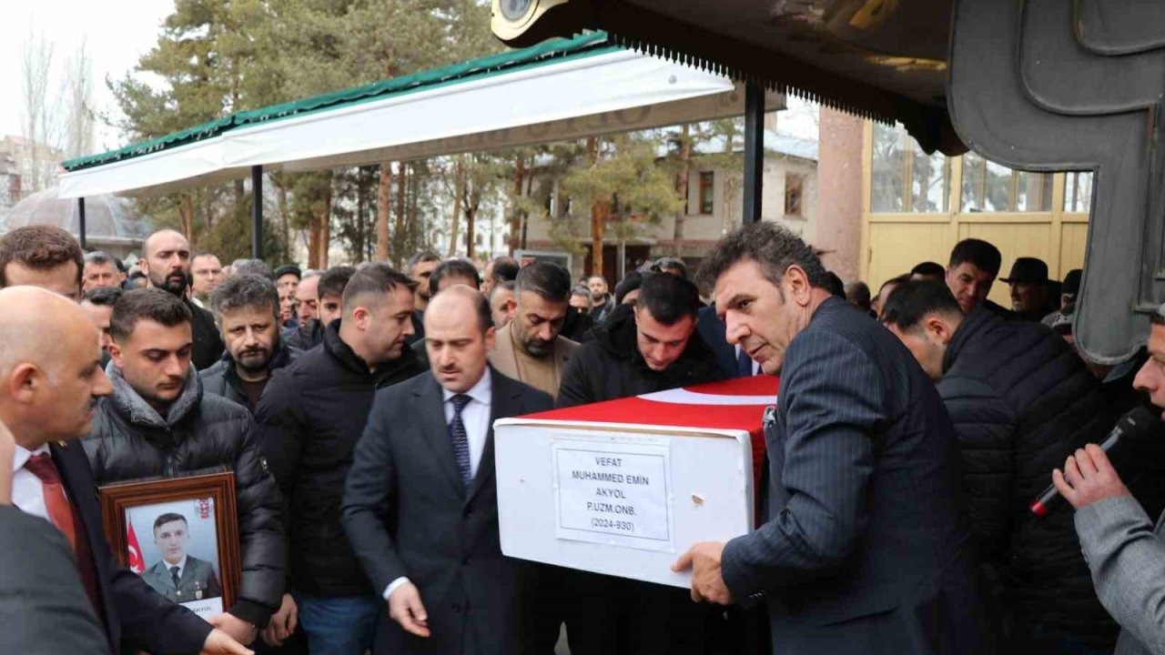 Uzman Çavuş Muhammet Emin Akyol, son yolculuğuna uğurlandı