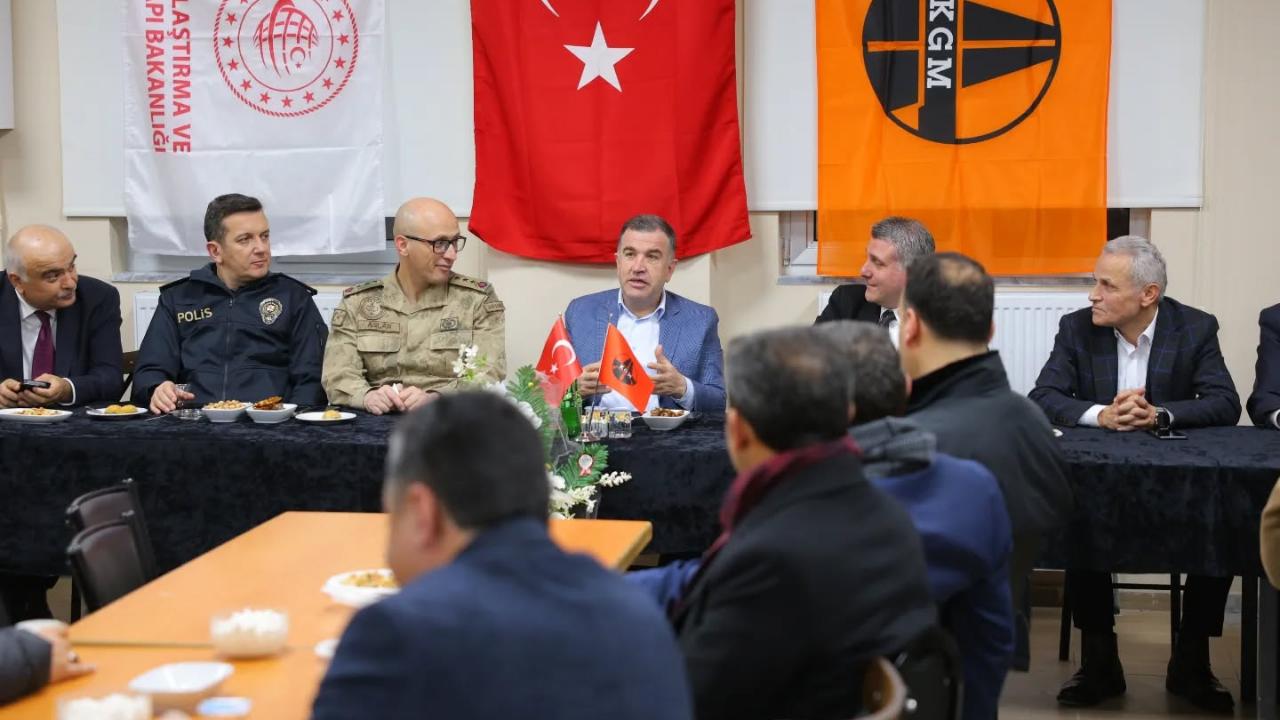 Vali Eldivan, karayolları personeliyle iftarda buluştu