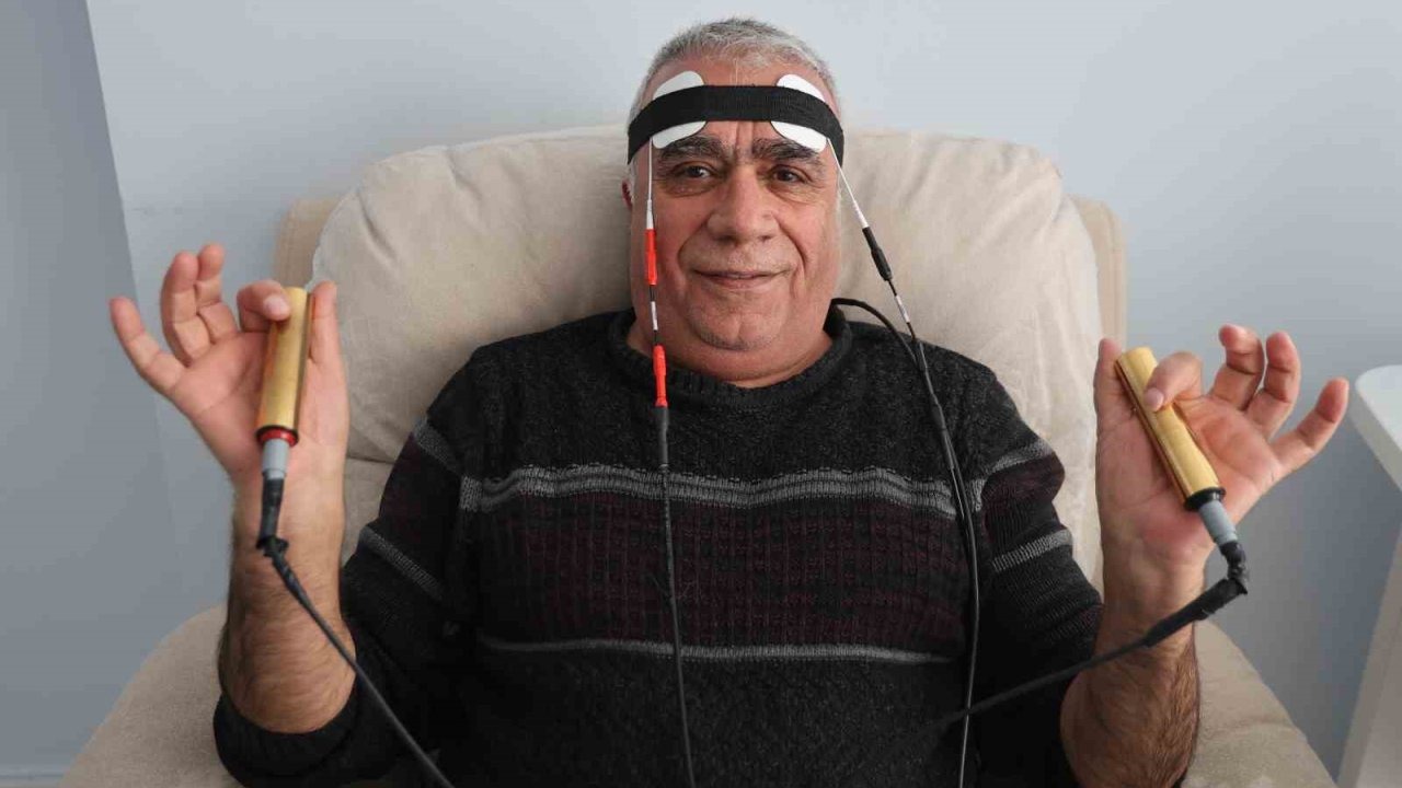 Zararın neresinden dönülürse kârdır dedi, 50 yıl içtiği sigarayı bıraktı