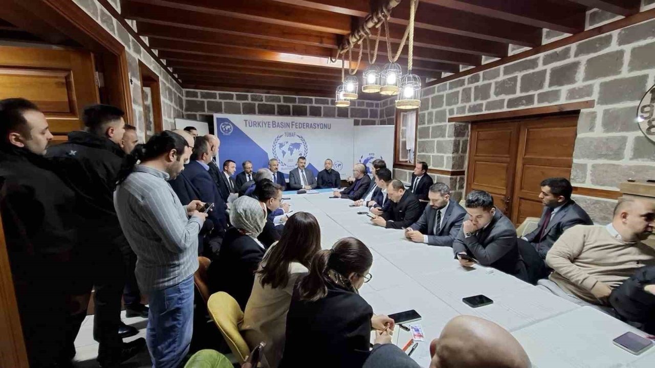 Bakan Çiftçi: "En fazla soruşturma izni verilen belediyeler AK Parti’li belediyelerdir"