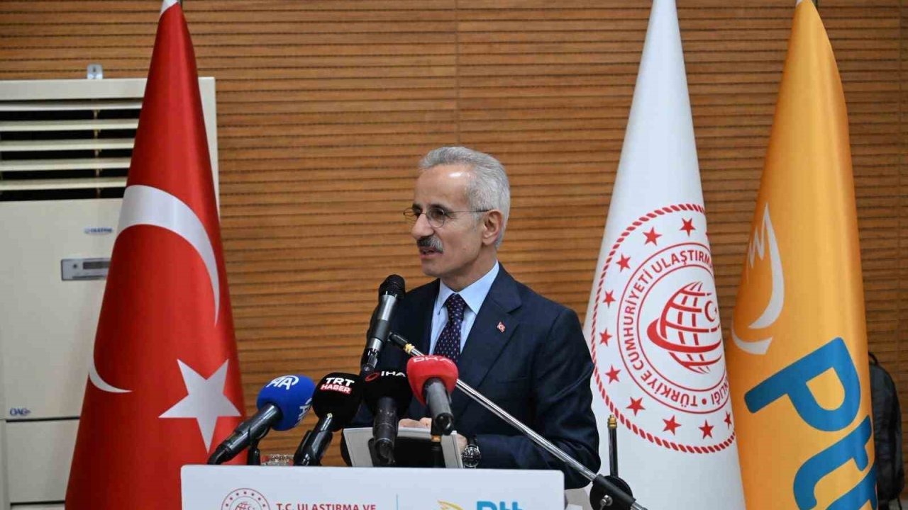 Bakan Uraloğlu: "Günlük kargo kabulü 1 milyon adedi aşarak tarihi bir seviyeye ulaştı"