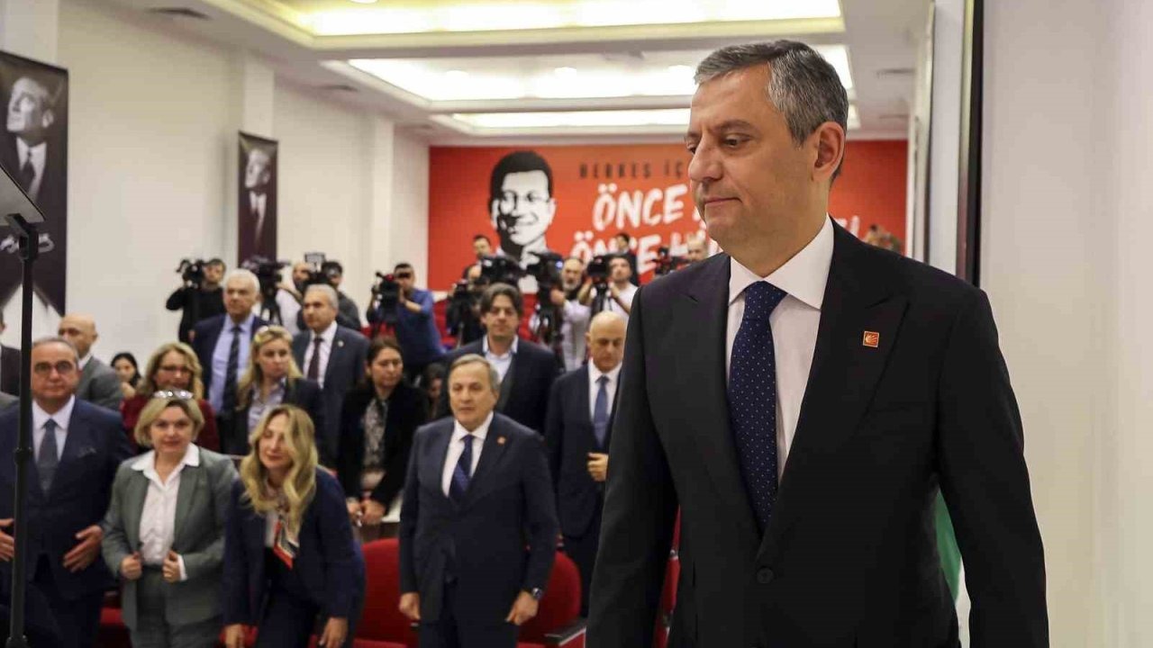 CHP Genel Başkanı Özel: "Trump ve Netanyahu ikilisinin bölgemizi kana bulamasına karşı duruyoruz"