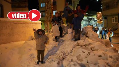 Dillerde mani, ellerde poşet: Bayburt’ta bir geceye sığan asırlık gelenek...
