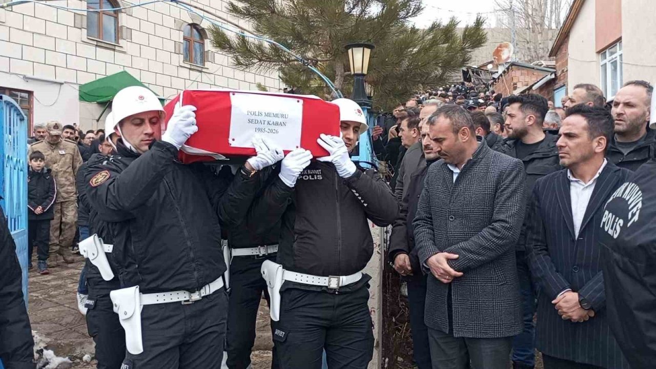Hayatını kaybeden Bayburtlu polis toprağa verildi