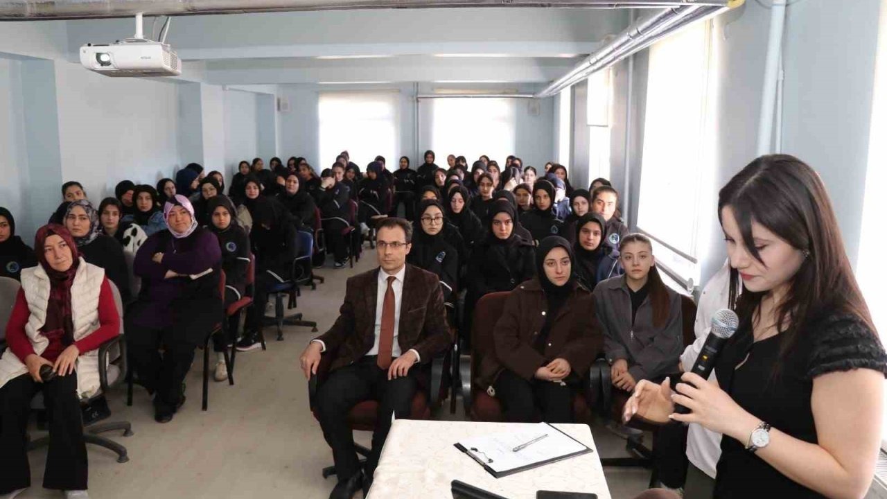 Öğrencilere verem hastalığı anlatıldı