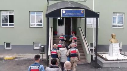 İçişleri Bakanlığı: "4 milyar 119 milyon lira hesap hareketi bulunan 83 şüpheli yakalandı"